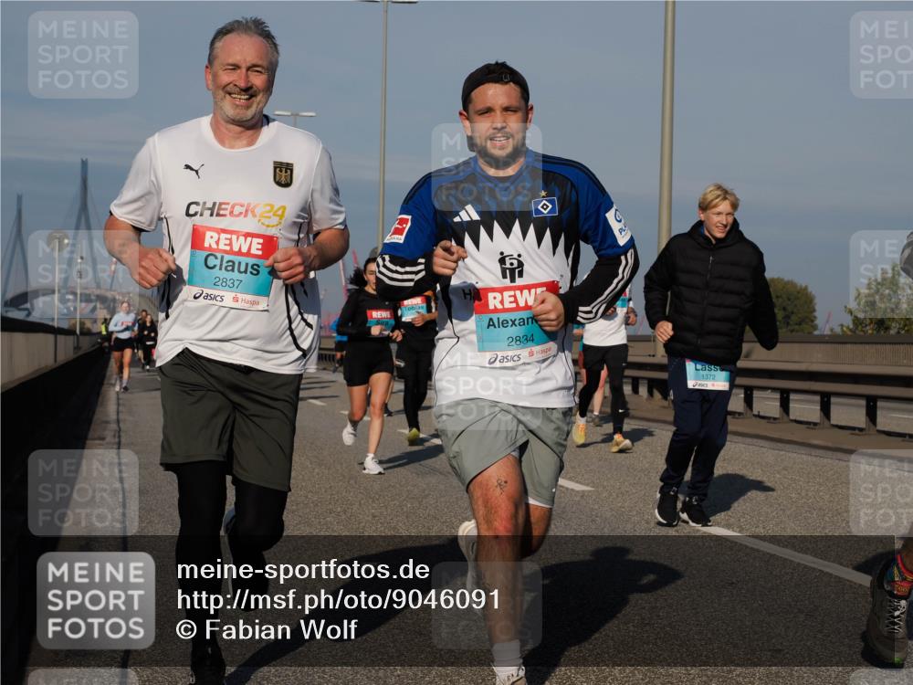 03.10.2025 - Köhlbrandbrückenlauf Fabian Wolf http://msf.ph/oto/9046091 03.10.2025 09:58:16 Position 3 24, 2837, 2834, 1372 meine-sportfotos.de