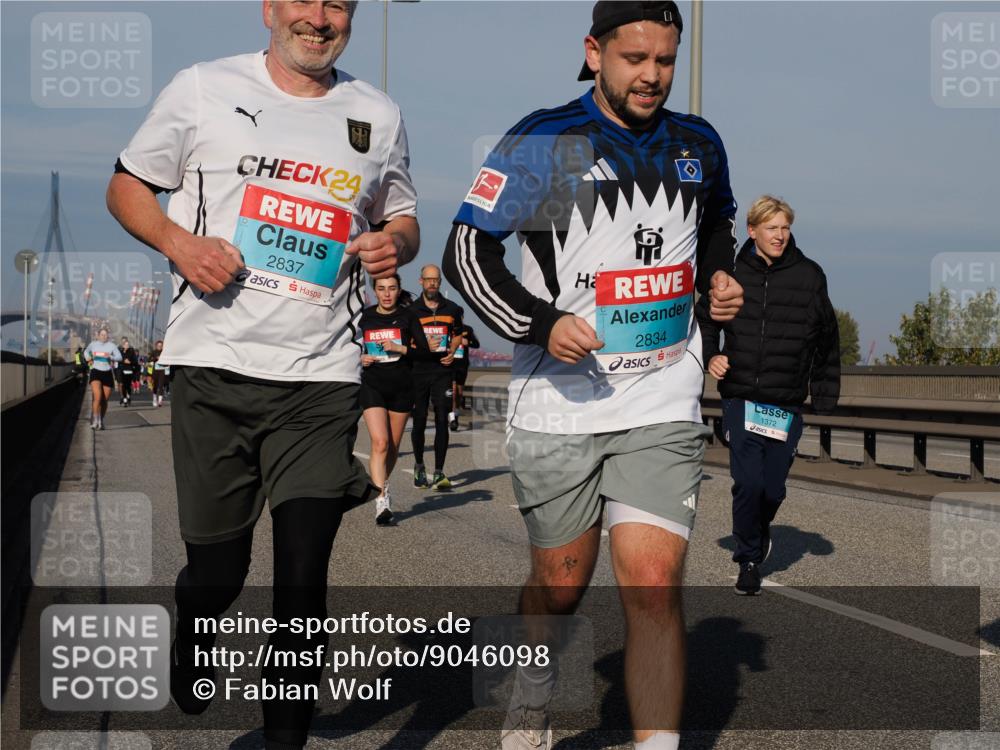 03.10.2025 - Köhlbrandbrückenlauf Fabian Wolf http://msf.ph/oto/9046098 03.10.2025 09:58:17 Position 3 24, 2837, 2834, 1372 meine-sportfotos.de