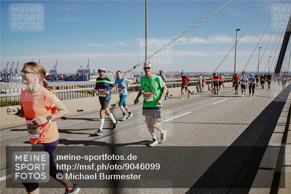 03.10.2025 - Köhlbrandbrückenlauf Michael Burmester http://msf.ph/oto/9046099 03.10.2025 12:28:34 Position 1 53, 6001 meine-sportfotos.de