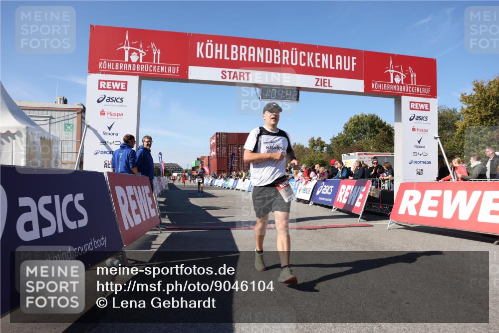 03.10.2025 - Köhlbrandbrückenlauf Lena Gebhardt http://msf.ph/oto/9046104 03.10.2025 13:01:42 Ziel 4047, 4220, 4257, 5424, 5671, 6801 meine-sportfotos.de