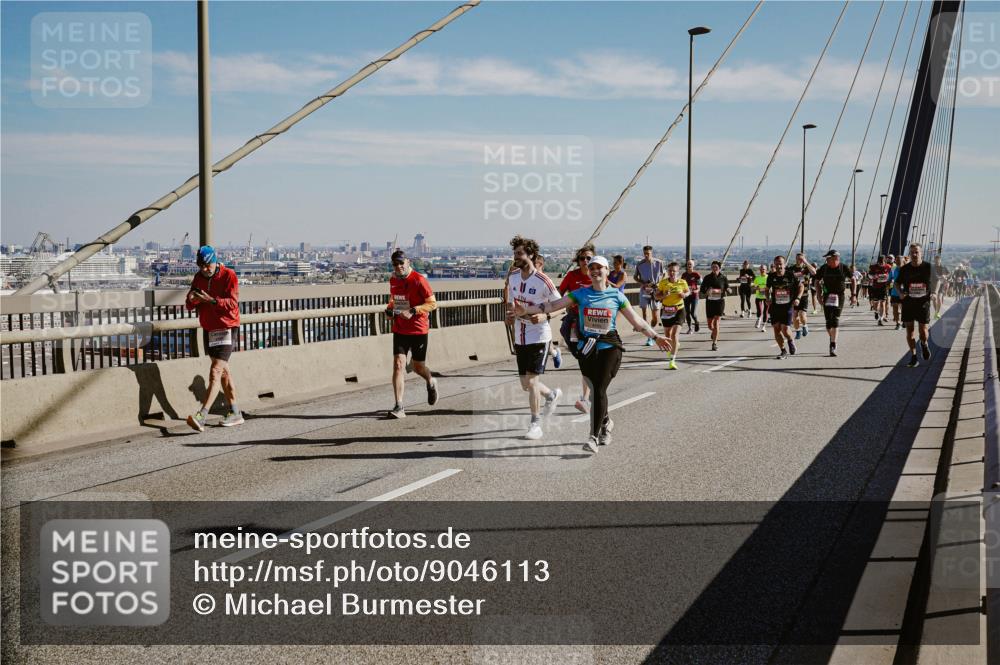03.10.2025 - Köhlbrandbrückenlauf Michael Burmester http://msf.ph/oto/9046113 03.10.2025 12:28:36 Position 1  meine-sportfotos.de