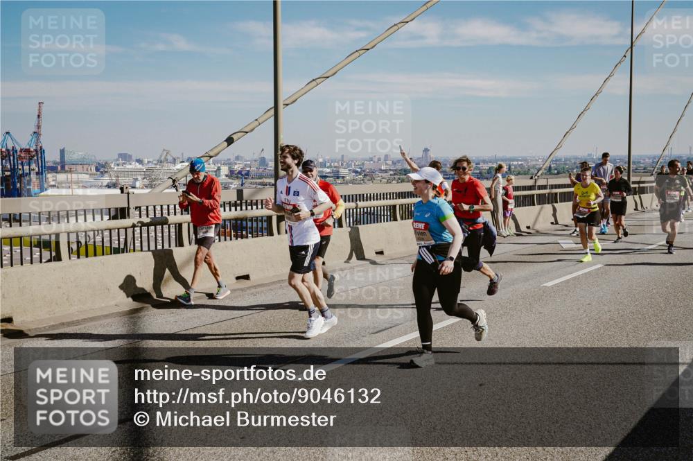 03.10.2025 - Köhlbrandbrückenlauf Michael Burmester http://msf.ph/oto/9046132 03.10.2025 12:28:37 Position 1  meine-sportfotos.de