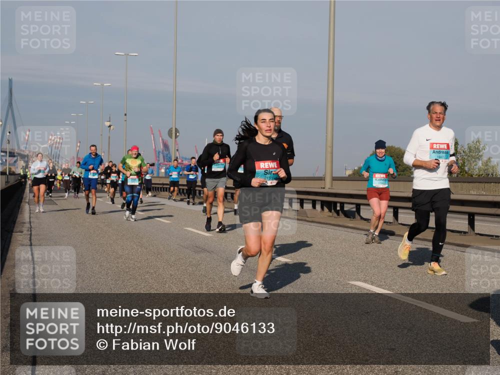03.10.2025 - Köhlbrandbrückenlauf Fabian Wolf http://msf.ph/oto/9046133 03.10.2025 09:58:18 Position 3 2155, 1947 meine-sportfotos.de
