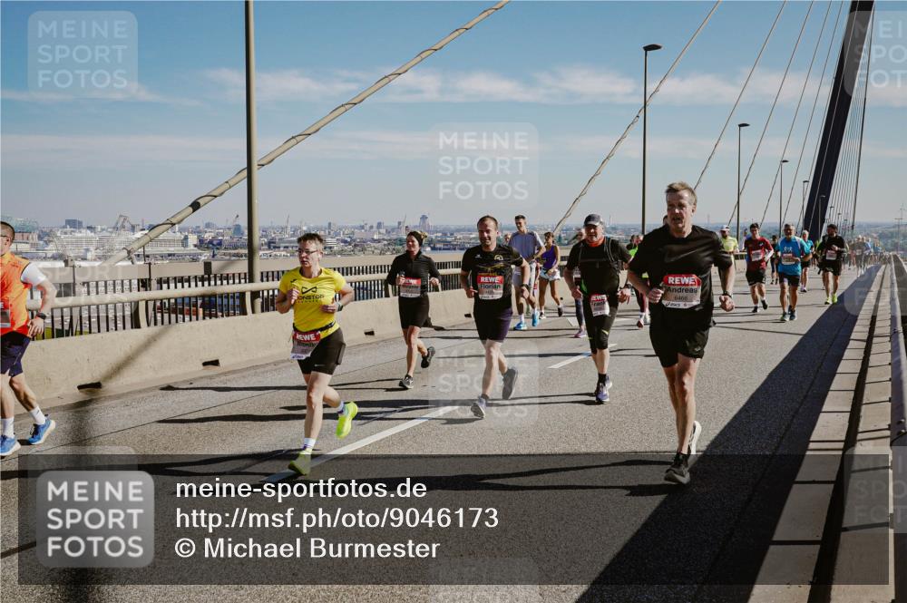 03.10.2025 - Köhlbrandbrückenlauf Michael Burmester http://msf.ph/oto/9046173 03.10.2025 12:28:40 Position 1 6466 meine-sportfotos.de
