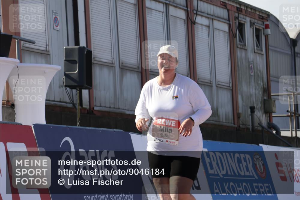 03.10.2025 - Köhlbrandbrückenlauf Luisa Fischer http://msf.ph/oto/9046184 03.10.2025 13:47:28 Ziel 8787, 5534 meine-sportfotos.de