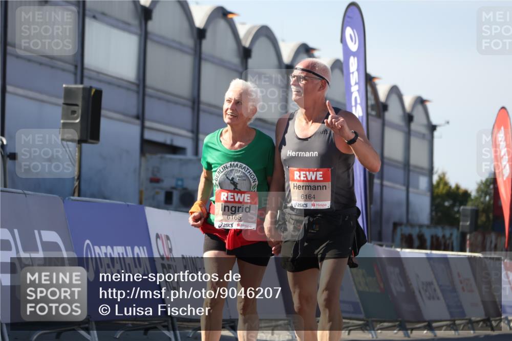 03.10.2025 - Köhlbrandbrückenlauf Luisa Fischer http://msf.ph/oto/9046207 03.10.2025 13:48:08 Ziel 6164, 6165 meine-sportfotos.de