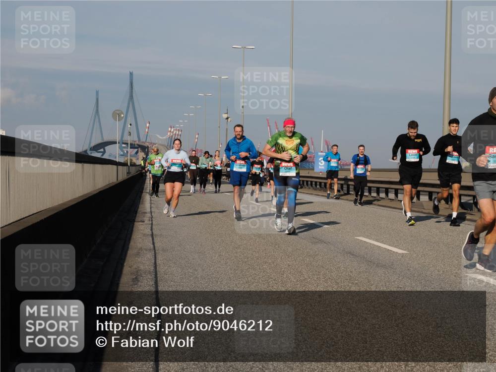 03.10.2025 - Köhlbrandbrückenlauf Fabian Wolf http://msf.ph/oto/9046212 03.10.2025 09:58:22 Position 3 19 meine-sportfotos.de