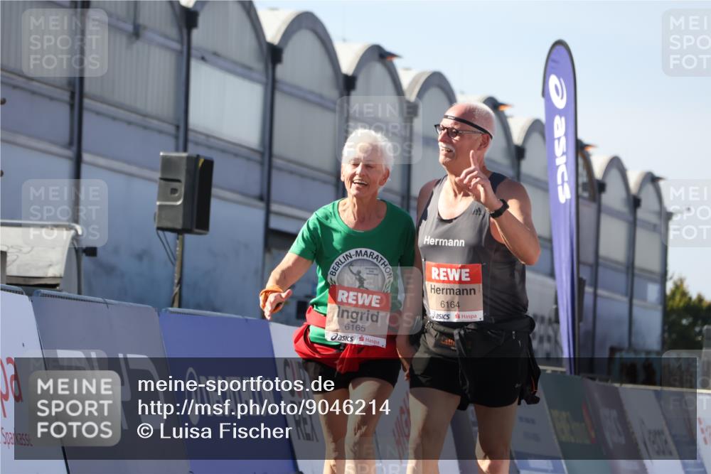 03.10.2025 - Köhlbrandbrückenlauf Luisa Fischer http://msf.ph/oto/9046214 03.10.2025 13:48:08 Ziel 6164, 6165 meine-sportfotos.de