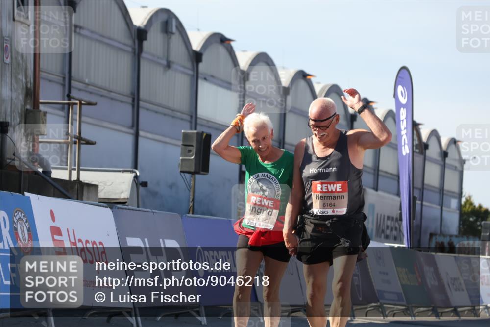 03.10.2025 - Köhlbrandbrückenlauf Luisa Fischer http://msf.ph/oto/9046218 03.10.2025 13:48:09 Ziel 6164, 6165 meine-sportfotos.de