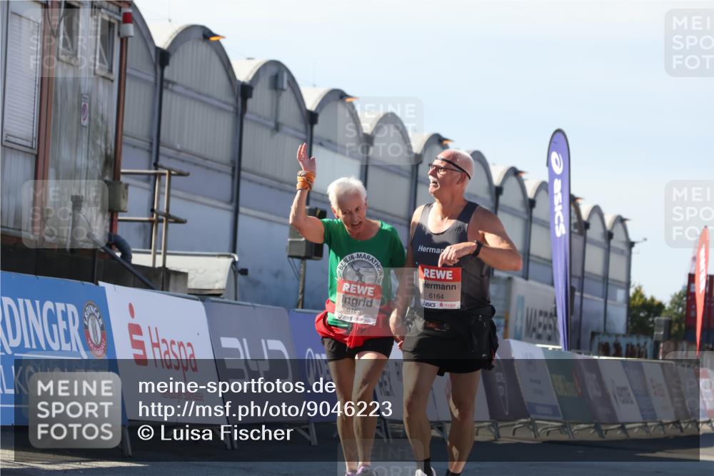 03.10.2025 - Köhlbrandbrückenlauf Luisa Fischer http://msf.ph/oto/9046223 03.10.2025 13:48:09 Ziel 6164, 6165 meine-sportfotos.de