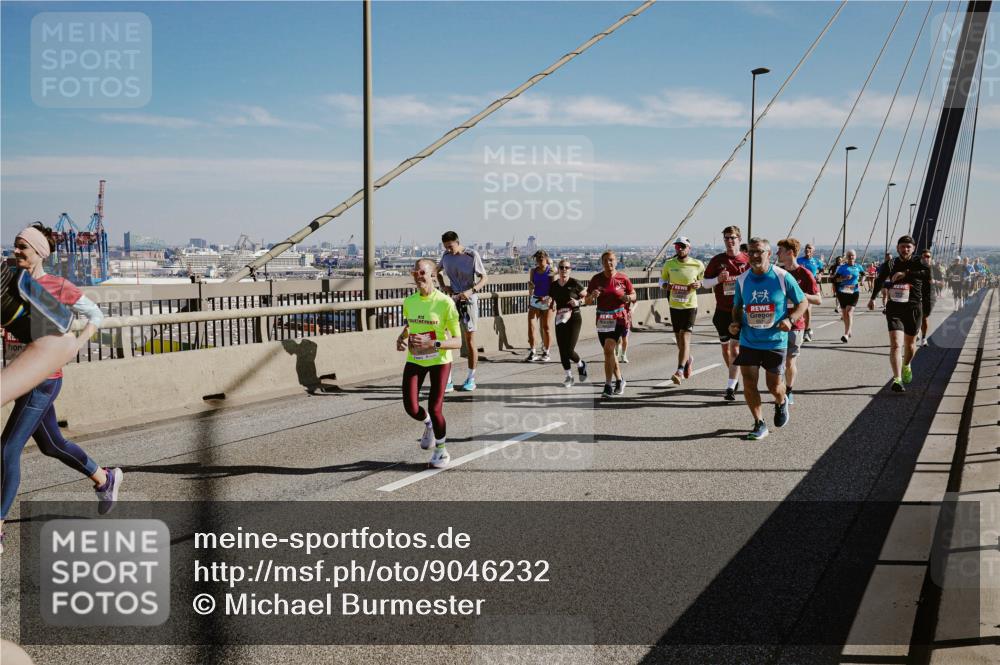 03.10.2025 - Köhlbrandbrückenlauf Michael Burmester http://msf.ph/oto/9046232 03.10.2025 12:28:44 Position 1  meine-sportfotos.de