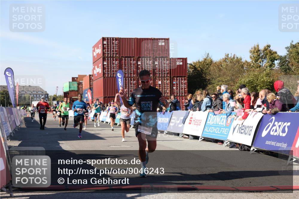 03.10.2025 - Köhlbrandbrückenlauf Lena Gebhardt http://msf.ph/oto/9046243 03.10.2025 13:01:53 Ziel 4025, 4118, 4162, 4206, 4258, 4543, 5671, 5692, 5718, 5739, 6235 meine-sportfotos.de