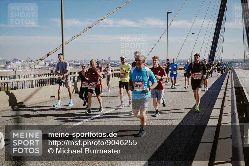 03.10.2025 - Köhlbrandbrückenlauf Michael Burmester http://msf.ph/oto/9046255 03.10.2025 12:28:45 Position 1 1, 6535 meine-sportfotos.de