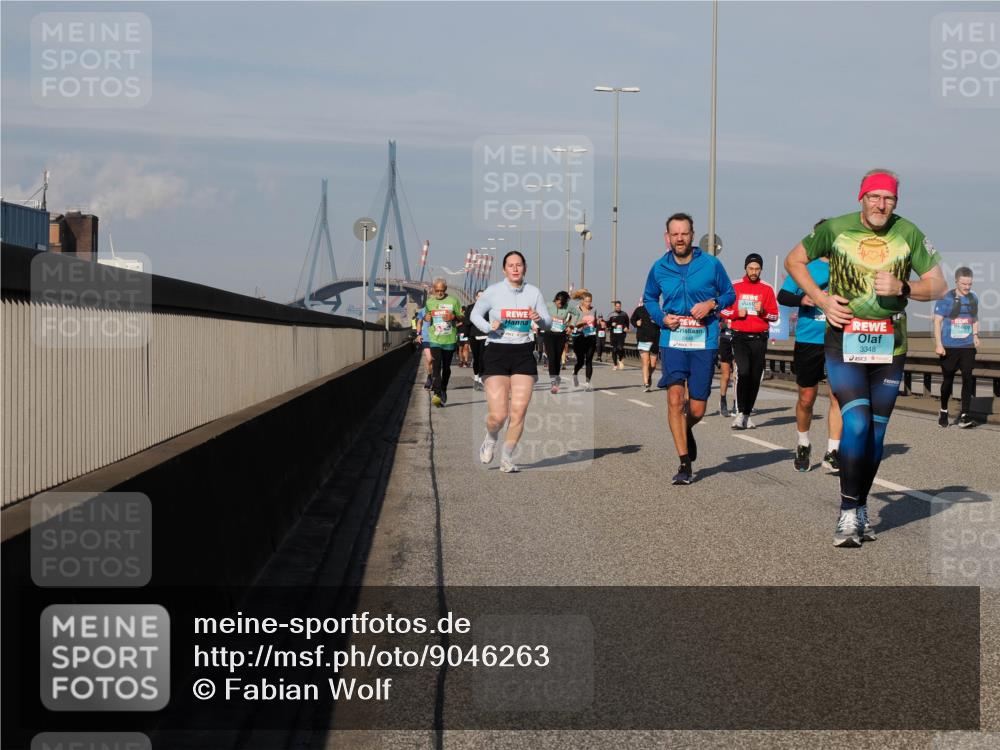 03.10.2025 - Köhlbrandbrückenlauf Fabian Wolf http://msf.ph/oto/9046263 03.10.2025 09:58:24 Position 3 3348 meine-sportfotos.de