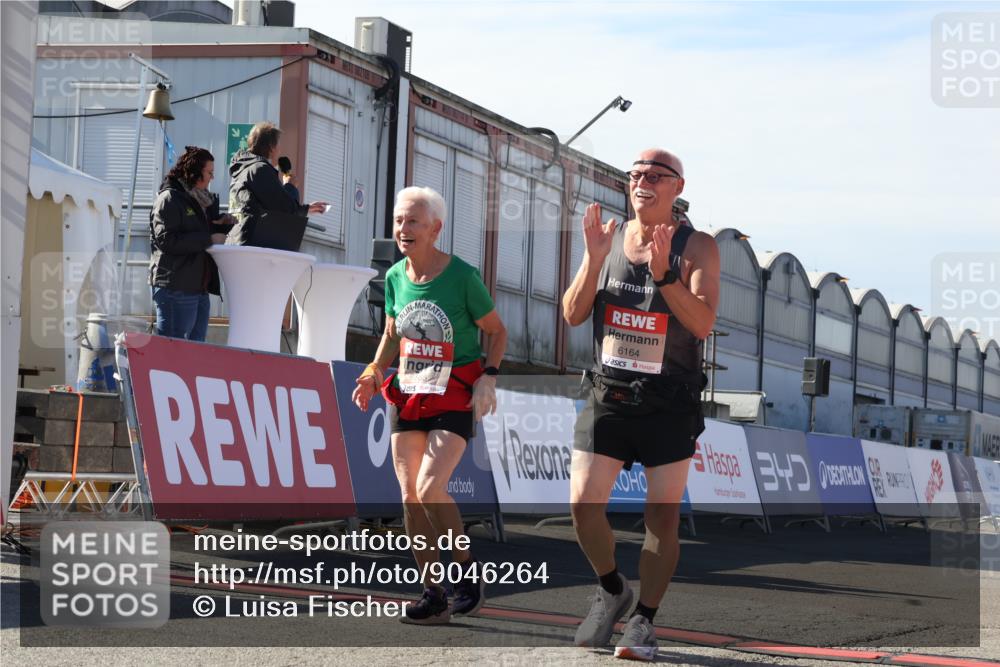 03.10.2025 - Köhlbrandbrückenlauf Luisa Fischer http://msf.ph/oto/9046264 03.10.2025 13:48:12 Ziel 5735, 6164, 6165 meine-sportfotos.de