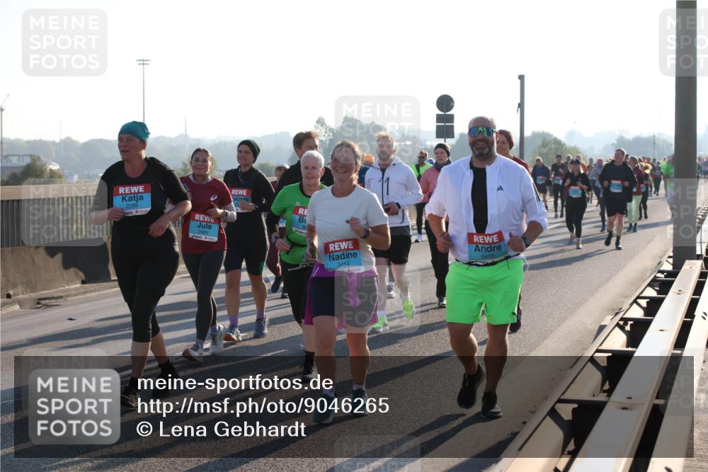 03.10.2025 - Köhlbrandbrückenlauf Lena Gebhardt http://msf.ph/oto/9046265 03.10.2025 09:28:09 Position 1 2288, 2465, 3439, 3453 meine-sportfotos.de