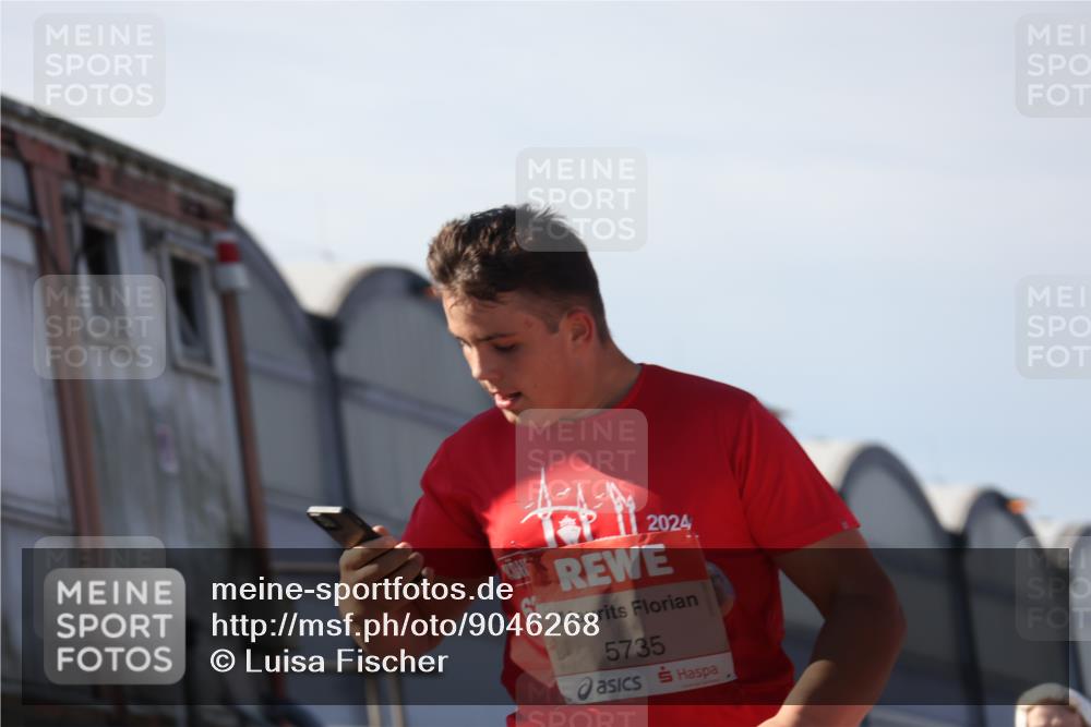 03.10.2025 - Köhlbrandbrückenlauf Luisa Fischer http://msf.ph/oto/9046268 03.10.2025 13:48:16 Ziel 4824, 5735, 6164, 6165 meine-sportfotos.de