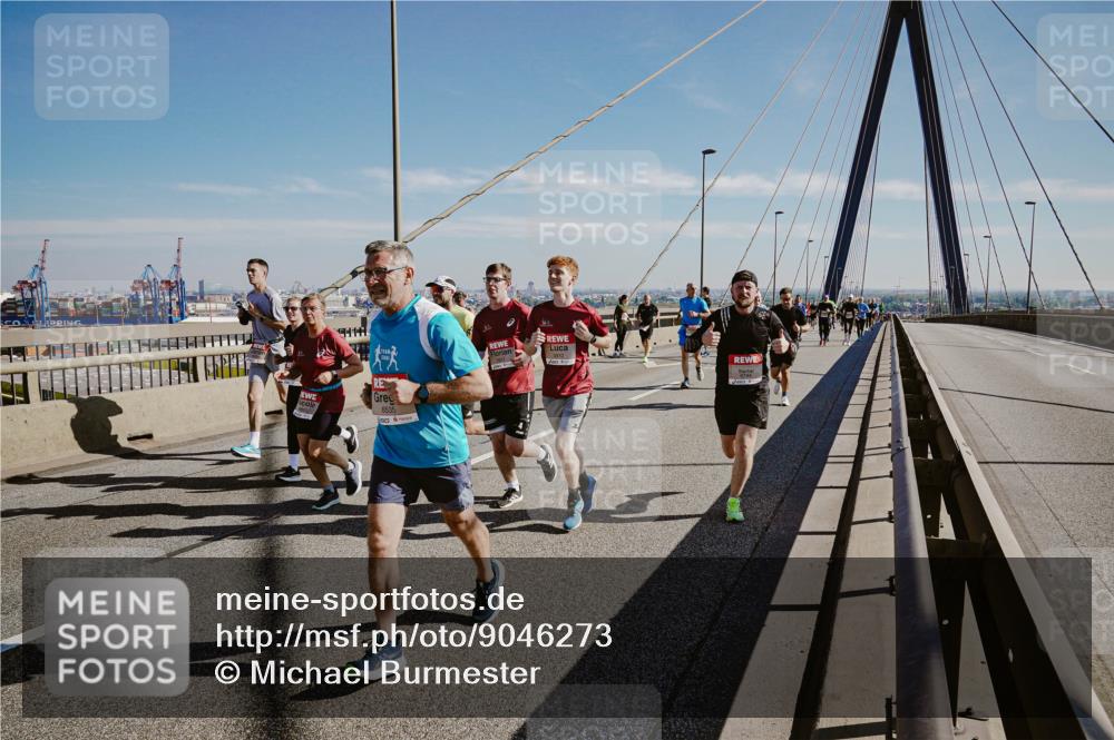 03.10.2025 - Köhlbrandbrückenlauf Michael Burmester http://msf.ph/oto/9046273 03.10.2025 12:28:46 Position 1 44141, 6535 meine-sportfotos.de