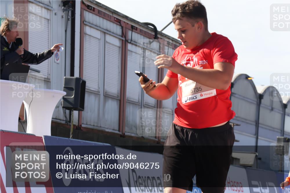 03.10.2025 - Köhlbrandbrückenlauf Luisa Fischer http://msf.ph/oto/9046275 03.10.2025 13:48:17 Ziel 4824, 5735, 6164, 6165 meine-sportfotos.de