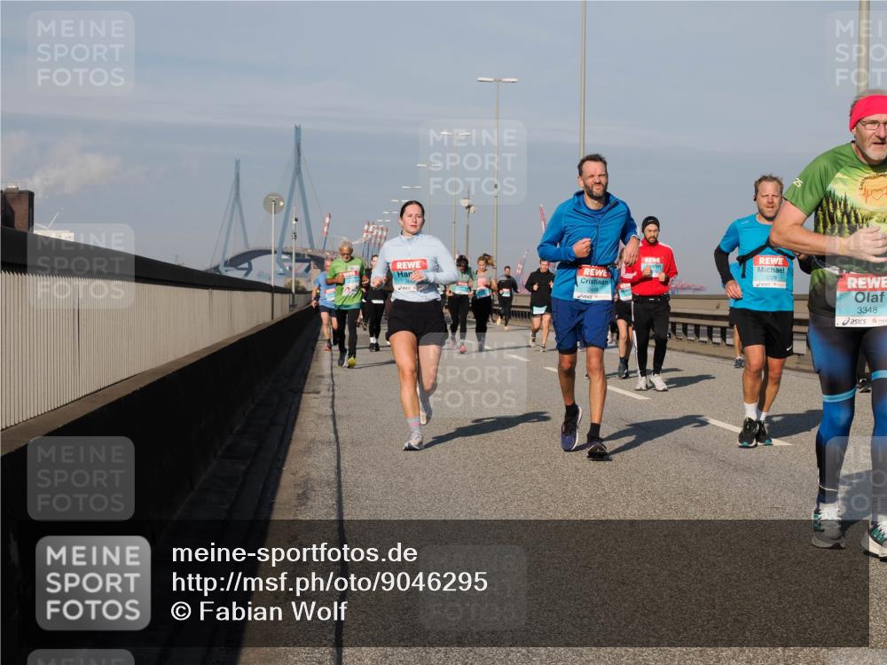03.10.2025 - Köhlbrandbrückenlauf Fabian Wolf http://msf.ph/oto/9046295 03.10.2025 09:58:25 Position 3 3229, 3348 meine-sportfotos.de