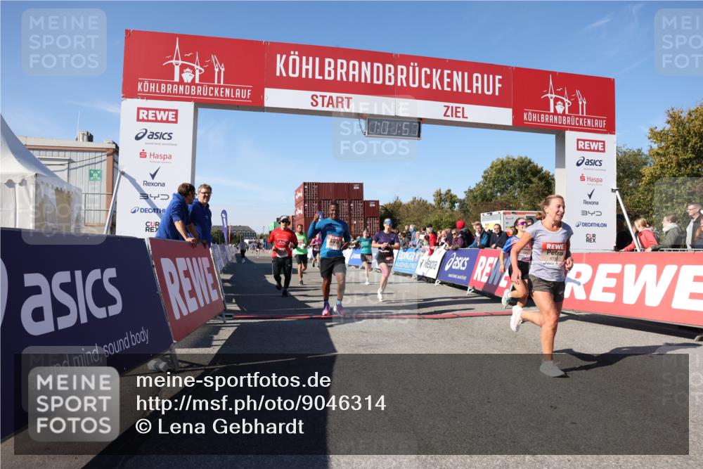 03.10.2025 - Köhlbrandbrückenlauf Lena Gebhardt http://msf.ph/oto/9046314 03.10.2025 13:01:57 Ziel 4025, 4118, 4162, 4206, 4258, 4543, 4907, 5692, 5703, 5718, 5739, 6235 meine-sportfotos.de
