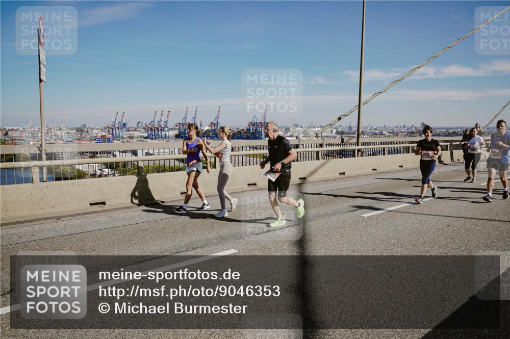 03.10.2025 - Köhlbrandbrückenlauf Michael Burmester http://msf.ph/oto/9046353 03.10.2025 12:28:52 Position 1  meine-sportfotos.de