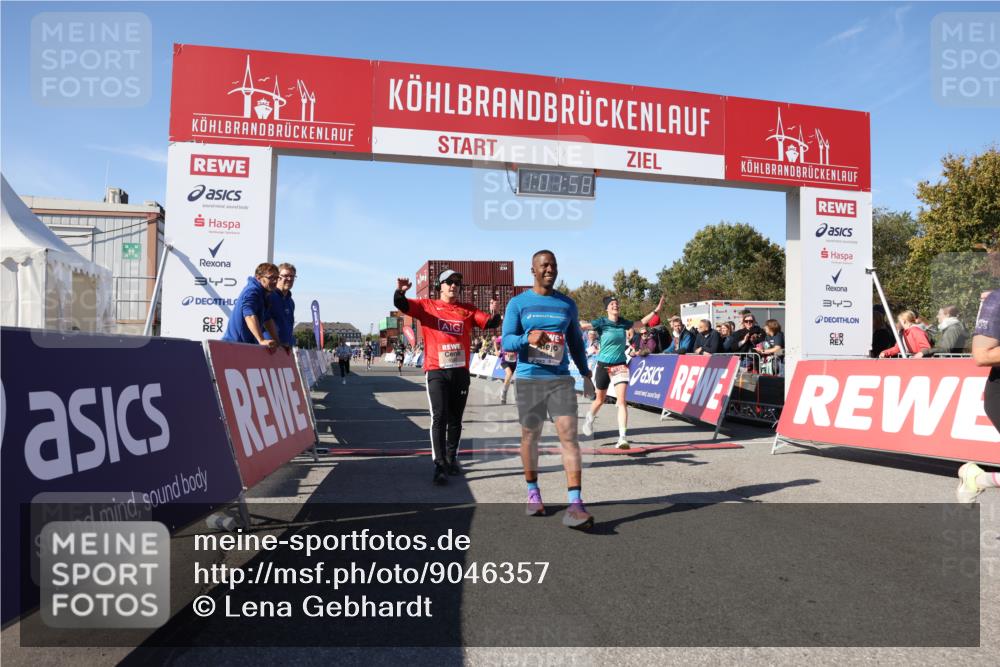 03.10.2025 - Köhlbrandbrückenlauf Lena Gebhardt http://msf.ph/oto/9046357 03.10.2025 13:01:59 Ziel 4025, 4118, 4162, 4206, 4258, 4543, 4907, 5692, 5703, 5718, 5739, 6235, 6461 meine-sportfotos.de