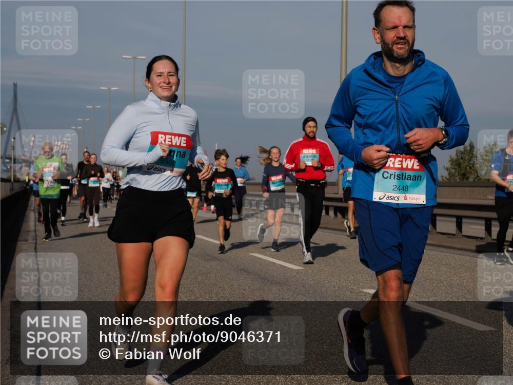 03.10.2025 - Köhlbrandbrückenlauf Fabian Wolf http://msf.ph/oto/9046371 03.10.2025 09:58:27 Position 3 3668, 2448 meine-sportfotos.de