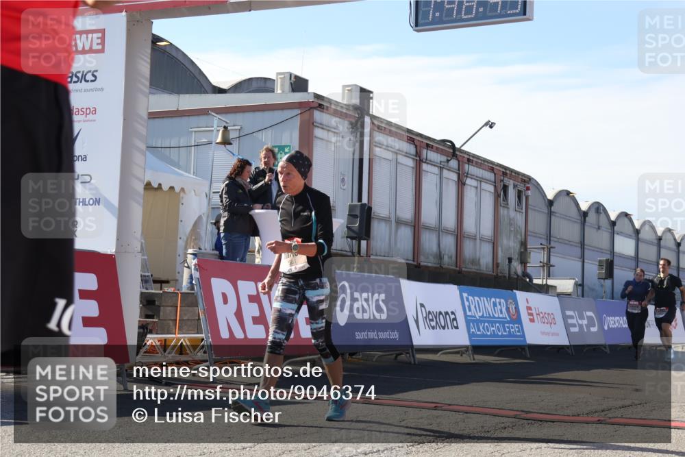 03.10.2025 - Köhlbrandbrückenlauf Luisa Fischer http://msf.ph/oto/9046374 03.10.2025 13:48:48 Ziel 7009, 8871, 4157, 5216, 5581 meine-sportfotos.de