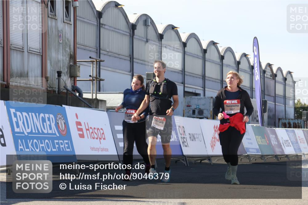 03.10.2025 - Köhlbrandbrückenlauf Luisa Fischer http://msf.ph/oto/9046379 03.10.2025 13:48:49 Ziel 7009, 8871, 4157, 5216, 5497, 5581 meine-sportfotos.de