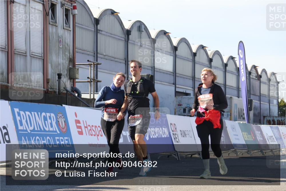 03.10.2025 - Köhlbrandbrückenlauf Luisa Fischer http://msf.ph/oto/9046382 03.10.2025 13:48:50 Ziel 7009, 8871, 4157, 5216, 5497, 5581 meine-sportfotos.de