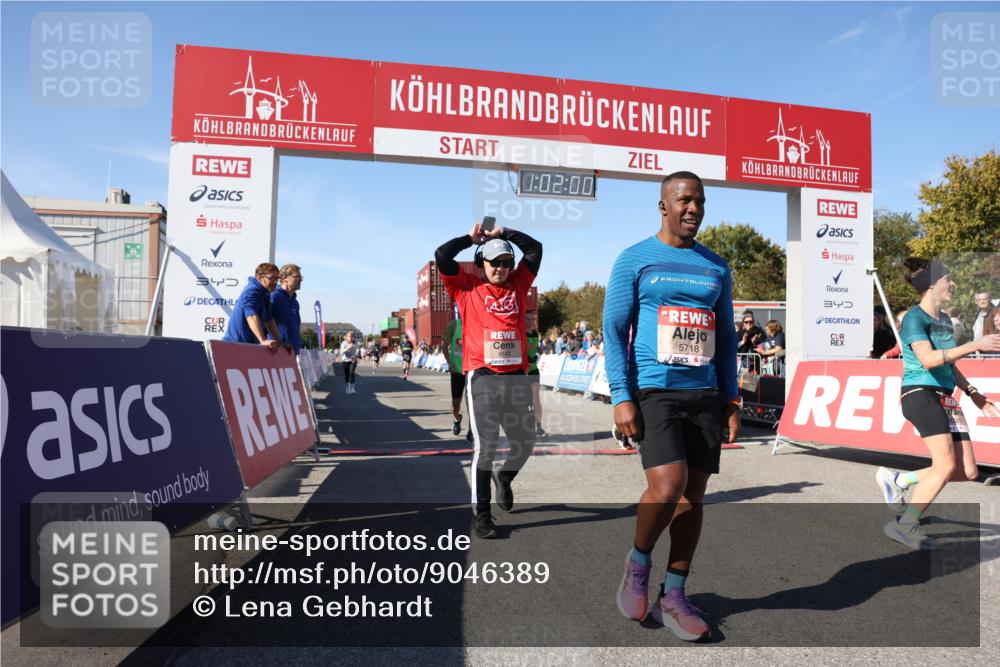 03.10.2025 - Köhlbrandbrückenlauf Lena Gebhardt http://msf.ph/oto/9046389 03.10.2025 13:02:00 Ziel 4025, 4118, 4162, 4206, 4258, 4543, 4907, 5692, 5703, 5718, 6032, 6235, 6461 meine-sportfotos.de