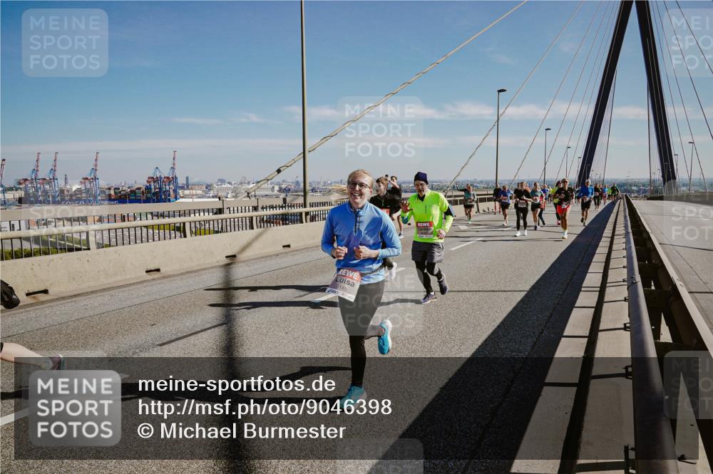 03.10.2025 - Köhlbrandbrückenlauf Michael Burmester http://msf.ph/oto/9046398 03.10.2025 12:28:55 Position 1 145 meine-sportfotos.de