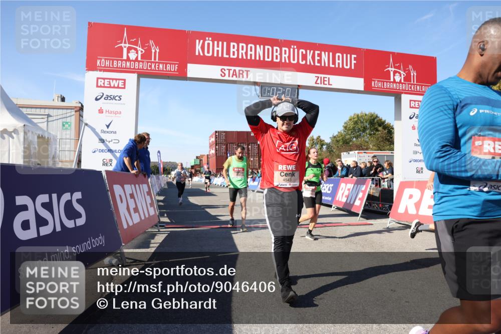 03.10.2025 - Köhlbrandbrückenlauf Lena Gebhardt http://msf.ph/oto/9046406 03.10.2025 13:02:01 Ziel 4025, 4118, 4162, 4206, 4258, 4543, 4907, 5692, 5703, 5718, 6032, 6235, 6461 meine-sportfotos.de