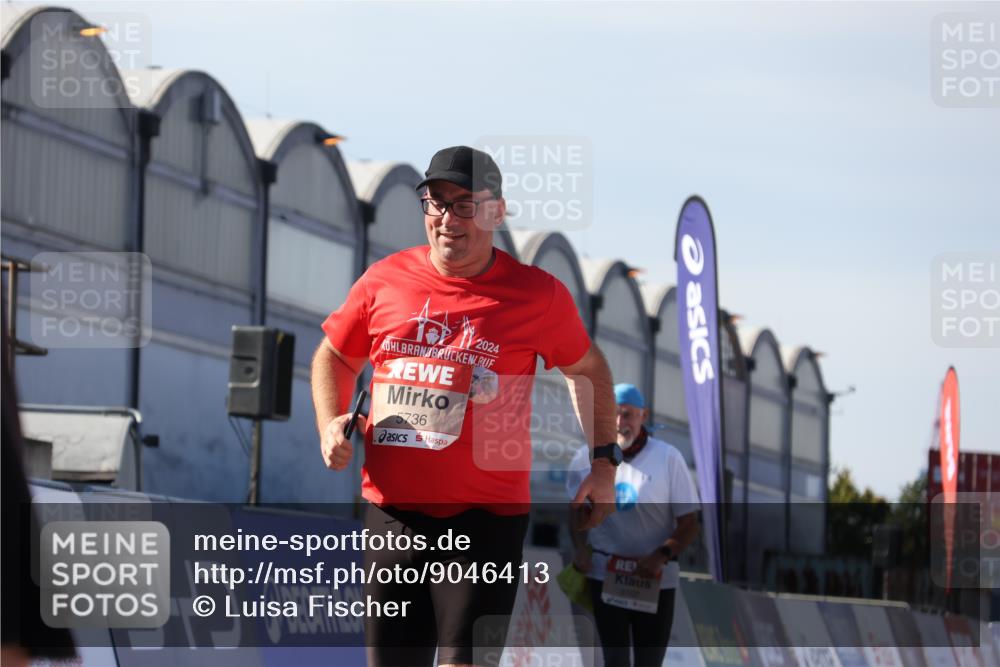 03.10.2025 - Köhlbrandbrückenlauf Luisa Fischer http://msf.ph/oto/9046413 03.10.2025 13:49:18 Ziel 5736 meine-sportfotos.de