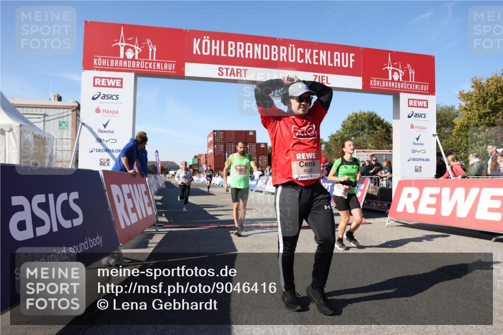 03.10.2025 - Köhlbrandbrückenlauf Lena Gebhardt http://msf.ph/oto/9046416 03.10.2025 13:02:01 Ziel 4025, 4118, 4162, 4206, 4258, 4543, 4907, 5692, 5703, 5718, 6032, 6235, 6461 meine-sportfotos.de