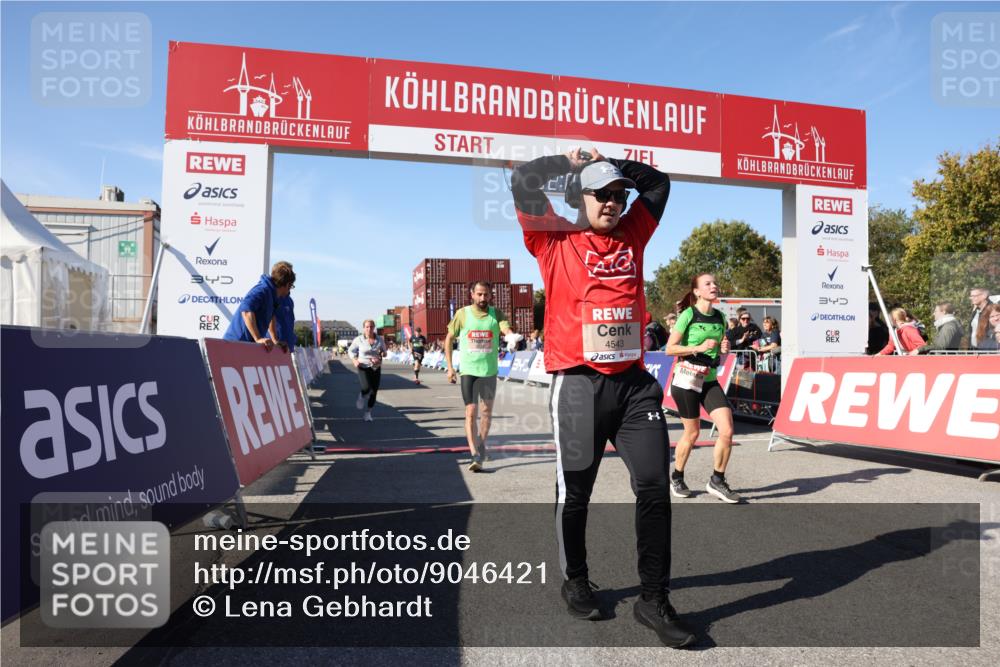 03.10.2025 - Köhlbrandbrückenlauf Lena Gebhardt http://msf.ph/oto/9046421 03.10.2025 13:02:01 Ziel 4025, 4118, 4162, 4206, 4258, 4543, 4907, 5692, 5703, 5718, 6032, 6235, 6461 meine-sportfotos.de
