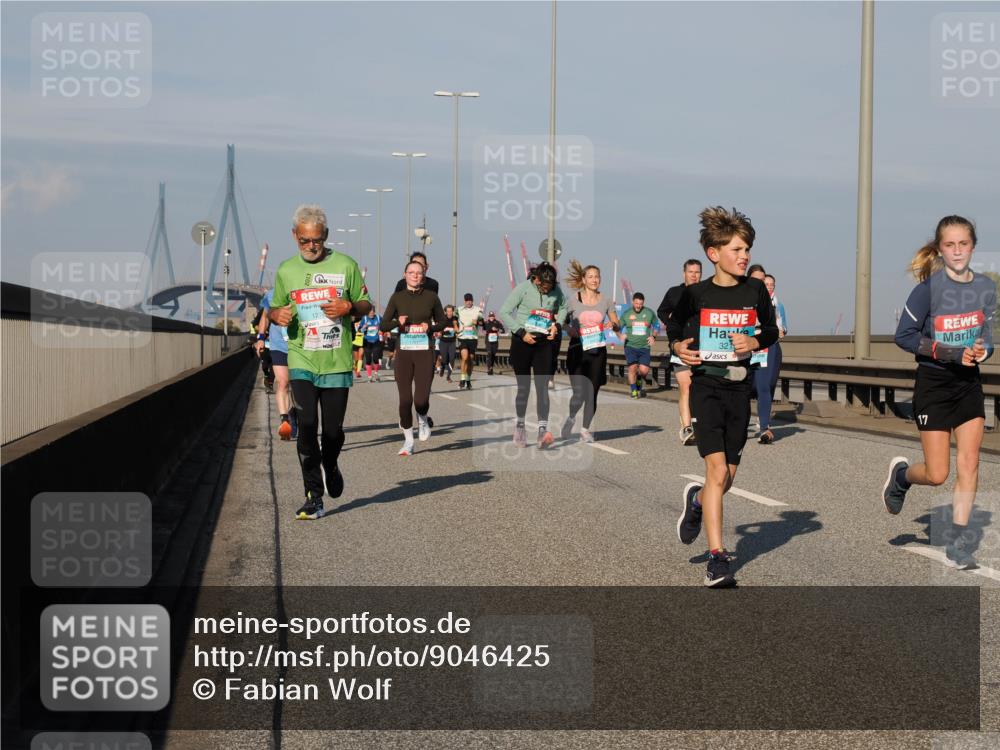 03.10.2025 - Köhlbrandbrückenlauf Fabian Wolf http://msf.ph/oto/9046425 03.10.2025 09:58:30 Position 3 127, 321, 17 meine-sportfotos.de