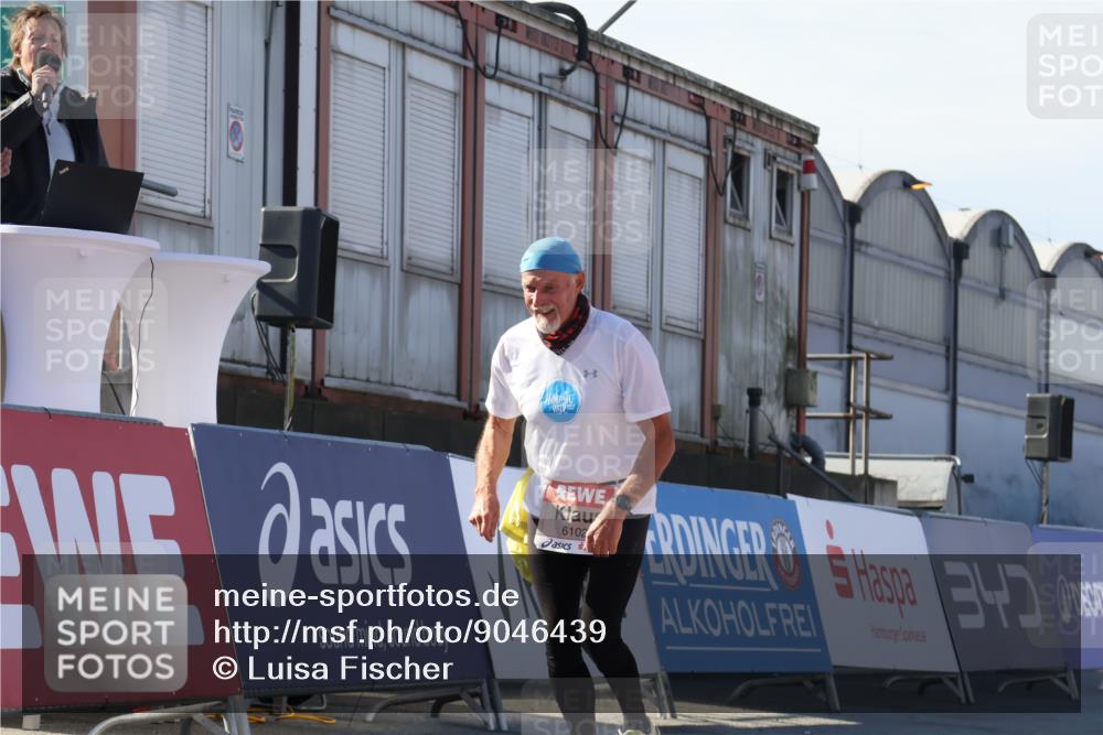 03.10.2025 - Köhlbrandbrückenlauf Luisa Fischer http://msf.ph/oto/9046439 03.10.2025 13:49:24 Ziel 5736, 6102 meine-sportfotos.de