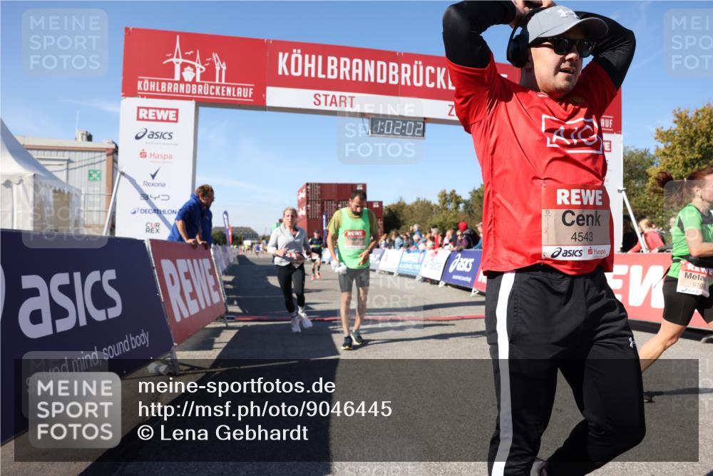 03.10.2025 - Köhlbrandbrückenlauf Lena Gebhardt http://msf.ph/oto/9046445 03.10.2025 13:02:02 Ziel 4025, 4118, 4162, 4206, 4258, 4543, 4907, 5692, 5703, 5718, 6032, 6235, 6461 meine-sportfotos.de