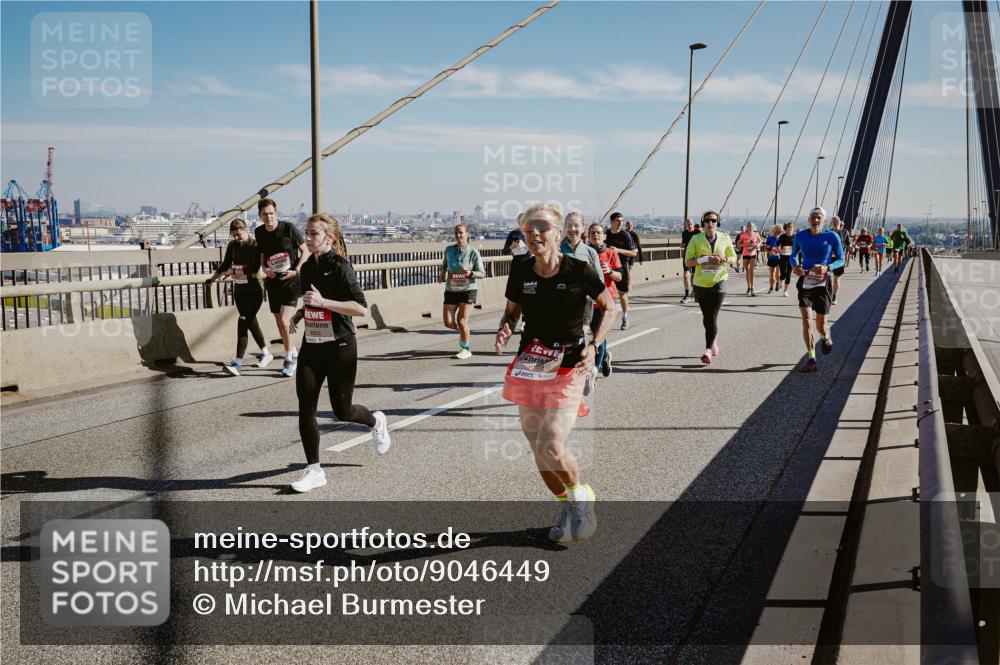 03.10.2025 - Köhlbrandbrückenlauf Michael Burmester http://msf.ph/oto/9046449 03.10.2025 12:28:59 Position 1  meine-sportfotos.de