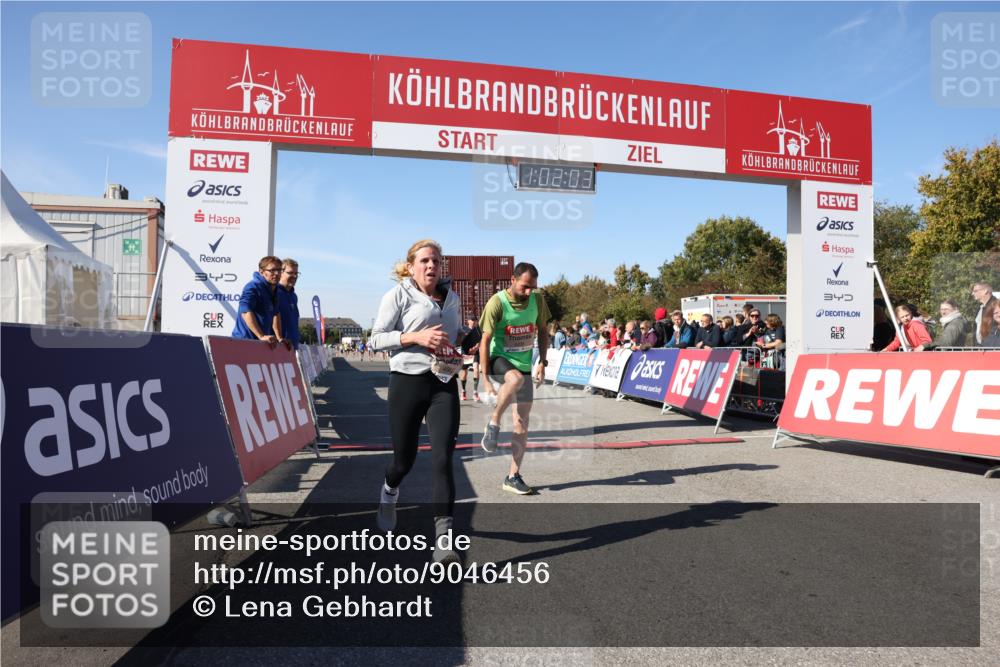 03.10.2025 - Köhlbrandbrückenlauf Lena Gebhardt http://msf.ph/oto/9046456 03.10.2025 13:02:03 Ziel 4025, 4118, 4162, 4206, 4258, 4543, 4907, 5692, 5703, 5718, 6032, 6235, 6461 meine-sportfotos.de