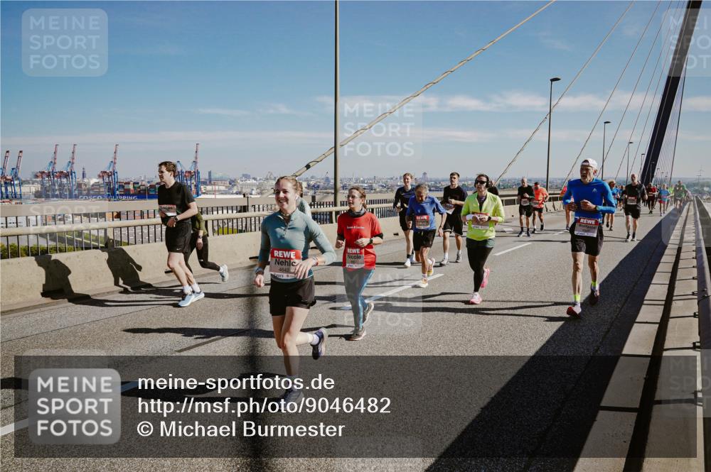 03.10.2025 - Köhlbrandbrückenlauf Michael Burmester http://msf.ph/oto/9046482 03.10.2025 12:29:01 Position 1 4642 meine-sportfotos.de