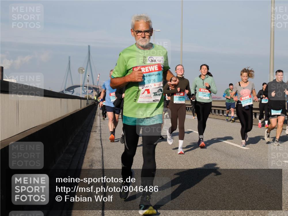 03.10.2025 - Köhlbrandbrückenlauf Fabian Wolf http://msf.ph/oto/9046486 03.10.2025 09:58:33 Position 3 2013, 1276, 1761, 3580, 1492 meine-sportfotos.de