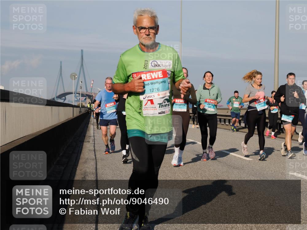 03.10.2025 - Köhlbrandbrückenlauf Fabian Wolf http://msf.ph/oto/9046490 03.10.2025 09:58:33 Position 3 1325, 2013, 1276, 1761, 8, 1907, 1492 meine-sportfotos.de