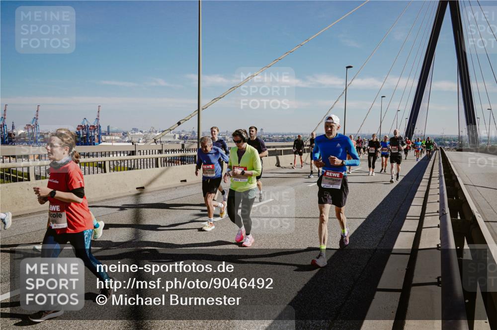 03.10.2025 - Köhlbrandbrückenlauf Michael Burmester http://msf.ph/oto/9046492 03.10.2025 12:29:01 Position 1 69 meine-sportfotos.de