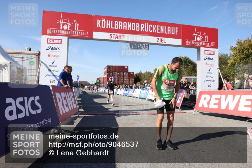 03.10.2025 - Köhlbrandbrückenlauf Lena Gebhardt http://msf.ph/oto/9046537 03.10.2025 13:02:06 Ziel 4025, 4109, 4118, 4206, 4258, 4543, 4907, 5703, 5718, 6032, 6235, 6461 meine-sportfotos.de
