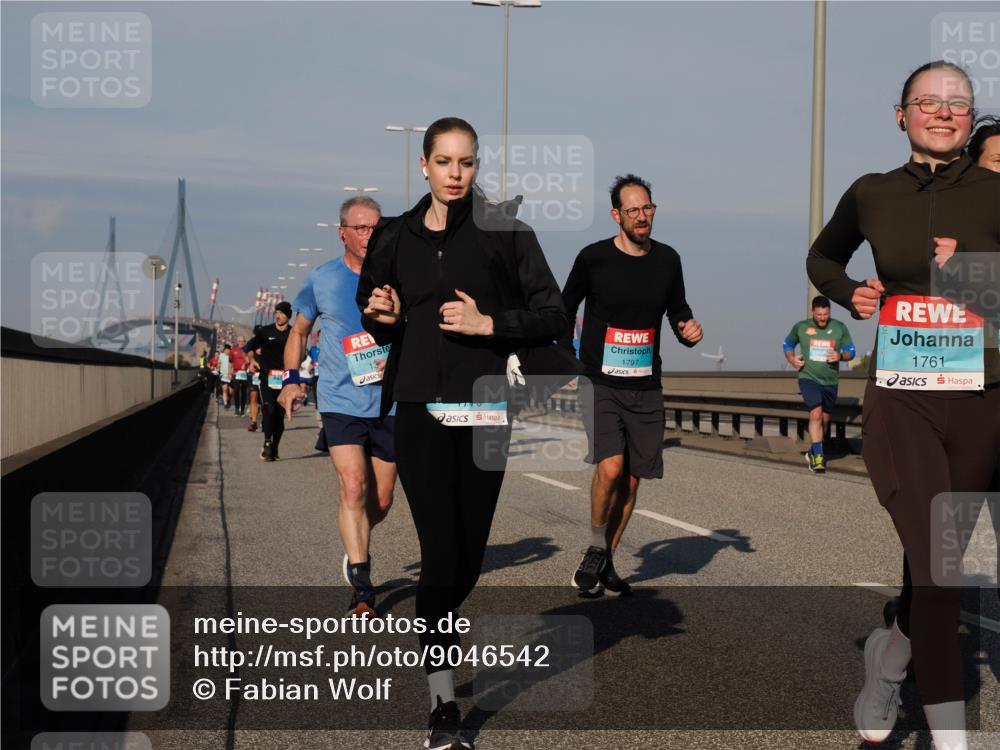 03.10.2025 - Köhlbrandbrückenlauf Fabian Wolf http://msf.ph/oto/9046542 03.10.2025 09:58:35 Position 3 1797, 1761 meine-sportfotos.de