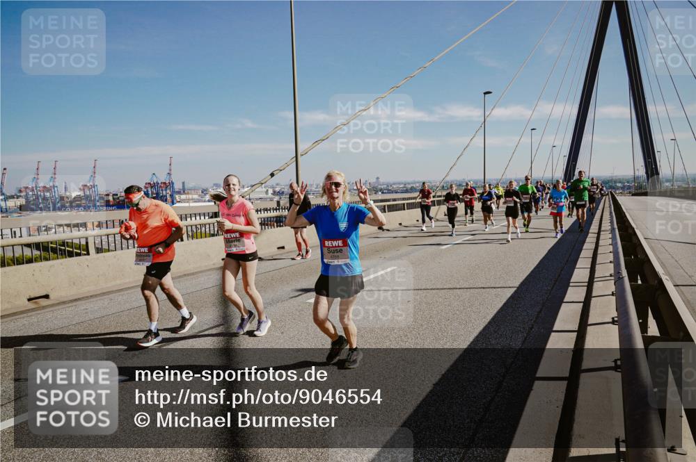 03.10.2025 - Köhlbrandbrückenlauf Michael Burmester http://msf.ph/oto/9046554 03.10.2025 12:29:07 Position 1 4788 meine-sportfotos.de