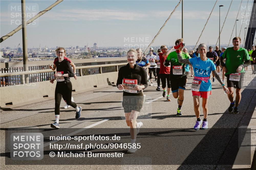 03.10.2025 - Köhlbrandbrückenlauf Michael Burmester http://msf.ph/oto/9046585 03.10.2025 12:29:09 Position 1 4348, 5383, 4347 meine-sportfotos.de